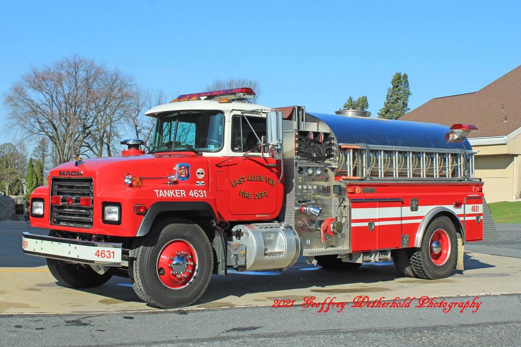 Tender 4631 - 1999 Mack RD/1986 4-Guys